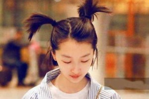 头上扎着两根小辫子的是什么车（头上扎着两条辫子）
