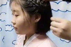 短发怎么梳古风发型（短发怎么梳古风发型简单）