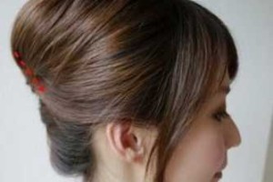 泡温泉头发怎么扎（泡温泉扎什么发型）