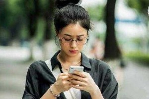 园框眼镜配什么发型