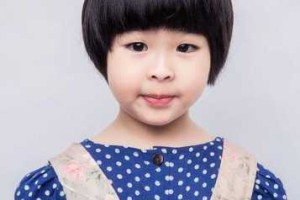 女宝宝发型怎么剪（4个月女宝宝剪什么发型）