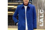 蓝色的外套要搭配怎样的衬衫,蓝色风衣怎么搭配图片男