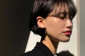 下巴前突适合什么发型,苹果下巴好看吗