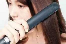 怎么让烫过的头发变直（怎么让烫过的头发变直一点）