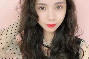圆脸宽额头适合什么发型（圆脸宽额头适合什么发型女）