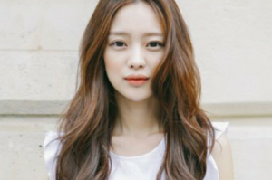 头尖脸大的女生适合什么发型（头尖脸大的女生适合什么发型图片）
