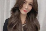 什么颜色显脸白（染发什么颜色显脸白）