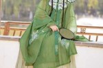 齐腰长发什么颜色好看（绿色齐腰汉服适合什么颜色的扇子）