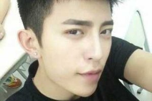 长型脸适合什么发型男（长型脸适合什么发型男生）