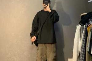 一米7个子的男生穿卫衣的话配什么样的外套裤子和鞋,卫衣搭配什么鞋子男生