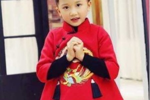 儿童简单丸子头怎么扎（给宝宝扎丸子头的简单方法）