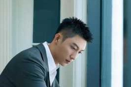 男生头小适合什么短发（黄景瑜清爽短发发型有几款帅男孩都喜欢这样的清爽短发）