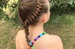 漂亮的头发怎么扎女生（漂亮的头发怎么扎女生长发儿童）