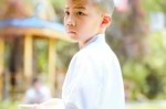 男童头发少怎么剪好看（头大脸圆，头发比较少柔软，剪什么发型会好看?谢谢大家帮忙一下）