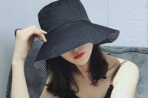 梨形脸适合什么帽子（梨形脸适合什么帽子女）
