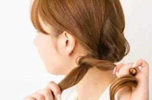 女人怎么扎头发好看（女人怎么扎头发好看教一下）