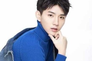 男生巴掌脸好看吗,巴掌脸的男生适合什么发型