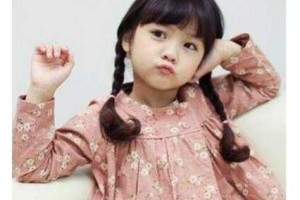 小女孩前面辫子发型,小女孩的头发怎么梳好看