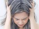女人白发是什么原因（女人白头发最怕的水果）