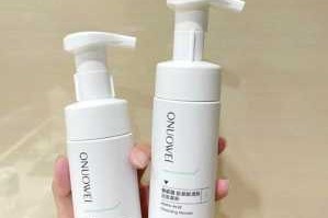 油性皮肤用什么样的洗面奶（油性皮肤用什么洗面奶好）