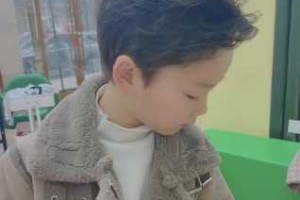 儿童理什么发型好看男（小孩第一次剃头怎么么给他说吉祥语（吉利））