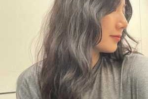 烫完头发不满意怎么办（刚烫完头发，不是很满意怎么办）