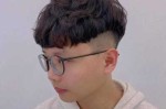 天生卷发适合什么发型男（天生卷发适合什么发型男生）