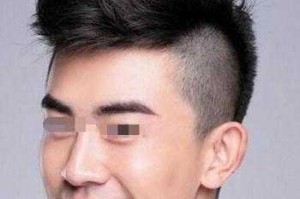 男生头发少理什么发型（男生头发少理什么发型好看）