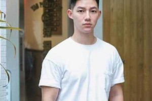 两侧头发怎么留（两侧头发怎么留长）