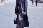皮夹克内搭穿什么好,女士皮衣里面搭配什么衣服好看