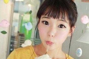 齐刘海怎么梳上去好看（刘海全梳上去怎么梳好看）