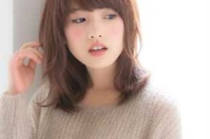 方脸学生适合什么发型（方脸学生适合什么发型女）