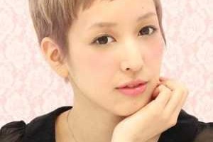 2017短发染发流行什么颜色（女五十八岁短发染发什么颜色的好看）