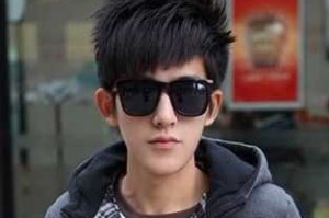 甲字脸适合什么发型,甲字脸适合什么发型男