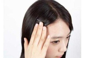 偏分刘海怎么固定（头发偏分怎么定型）