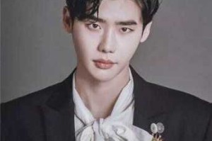 眼睛小适合什么发型男（眼睛小适合什么发型男生）