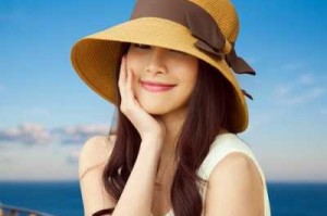 齐刘海太阳帽怎么戴好看,夏天齐刘海怎么戴帽子好看