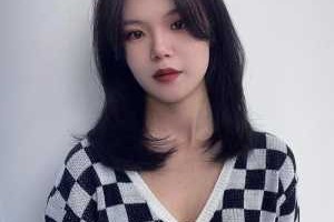 皮肤黑的适合什么颜色的头发（皮肤黑的适合什么颜色的头发呢）
