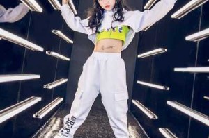 儿童烟熏妆怎么画（儿童表演爵士舞怎么化妆）