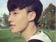 倒三角脸型男生帅吗,倒三角脸型适合什么发型男生