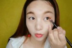 单眼皮怎么画淡妆图解（单眼皮小女娃怎样化淡妆）