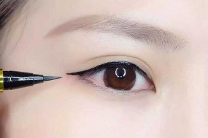 双眼皮怎么画眼线（双眼皮怎么画眼线好看）
