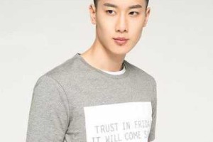 额头高，眼睛小适合什么发型,男生眼小适合什么发型图片