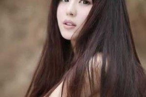 我直发染什么颜色好看呢？还是不染,直发要染什么颜色好看呢女生