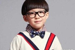 锅盖头怎么烫好看（孩子锅盖头换什么发型好看）