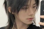 男生发型怎么留（中分狼尾发型一开始怎么留）