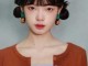 女孩梳什么头发好看（女生扎起头发代表什么）
