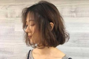 大脸夏天适合什么发型（大脸夏天适合什么发型女）