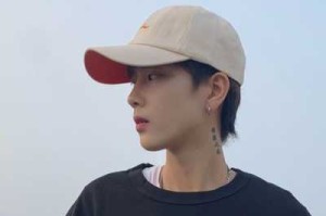 送给男生的帽子，哪个颜色好,男生什么发色显皮肤白皙有气质