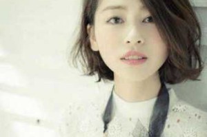 头发翘起来是什么发型（头发翘起来是什么发型女）
